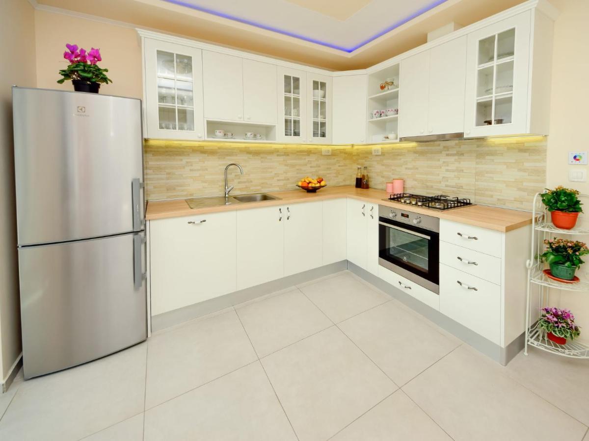 Holiday Home Lara By Interhome Омиш Экстерьер фото