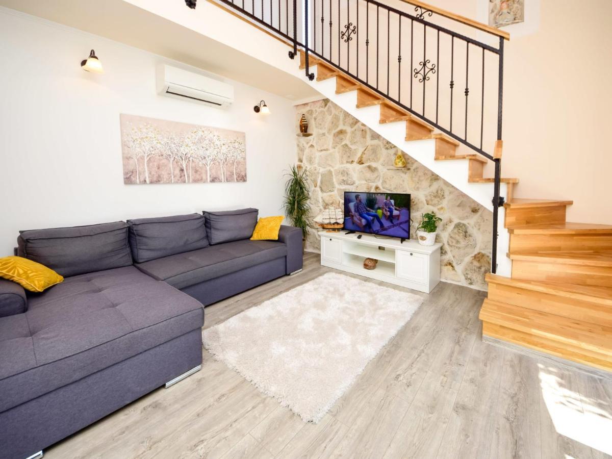 Holiday Home Lara By Interhome Омиш Экстерьер фото