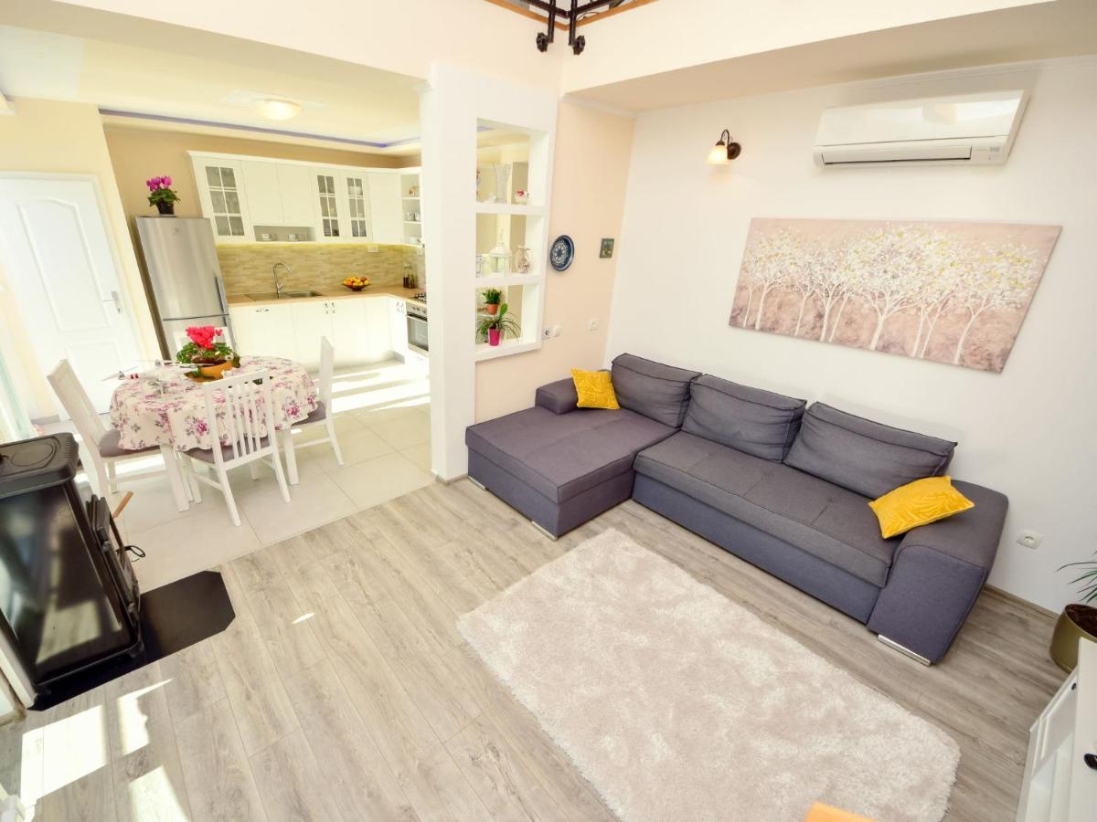 Holiday Home Lara By Interhome Омиш Экстерьер фото