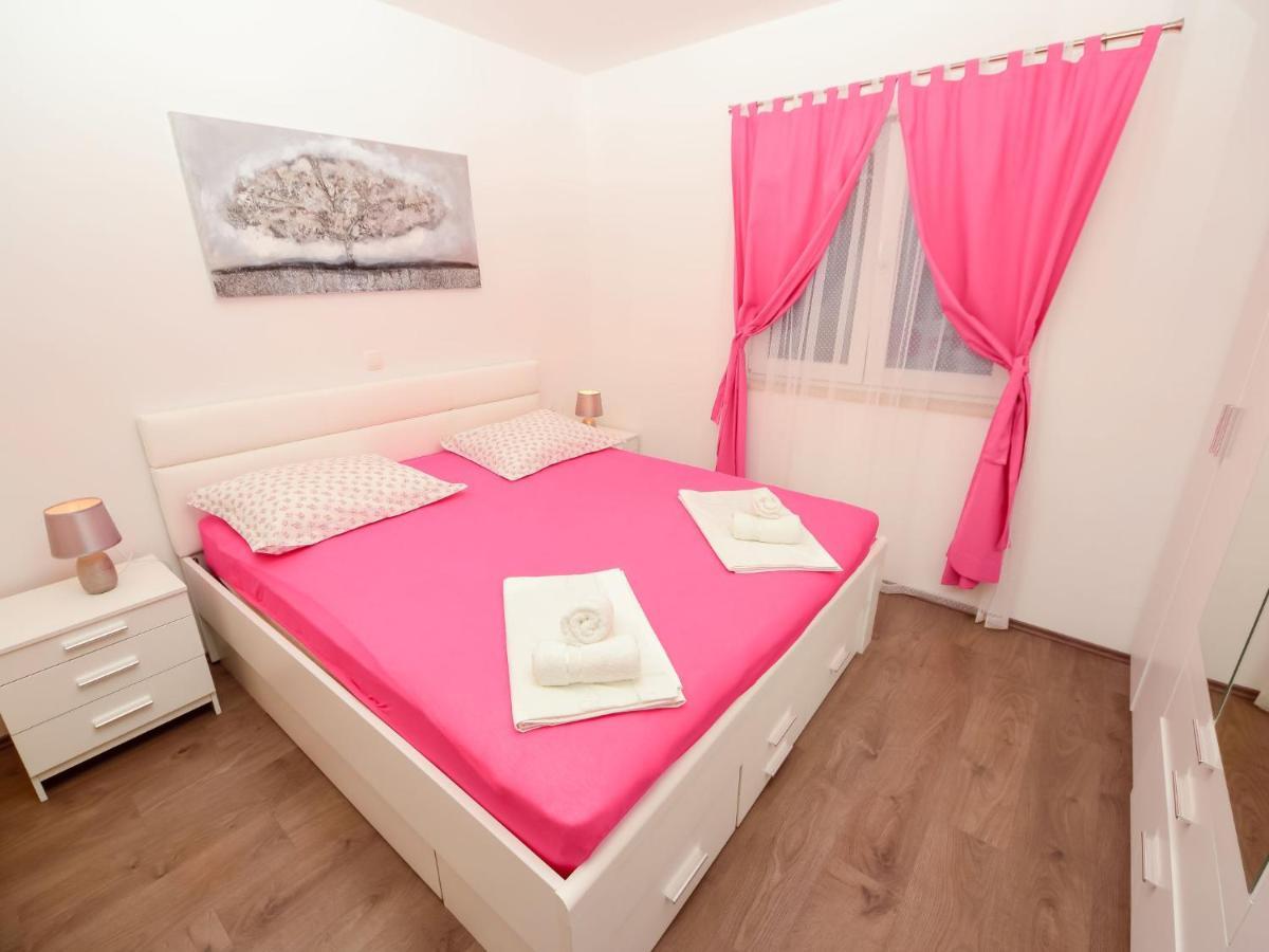 Holiday Home Lara By Interhome Омиш Экстерьер фото